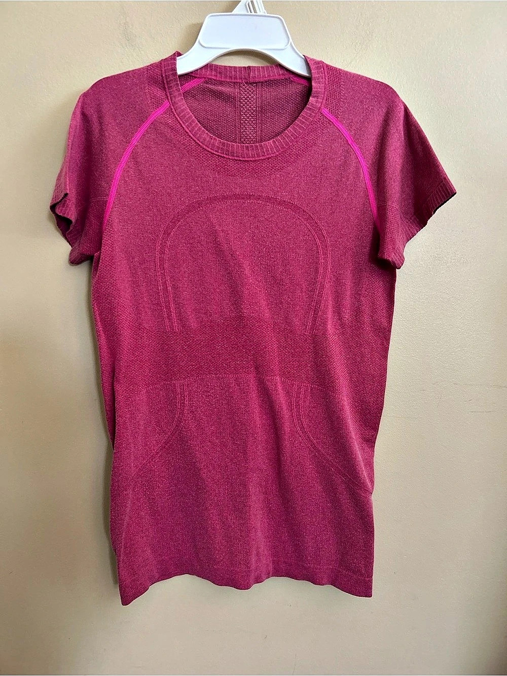 lululemon Run Swiftly Tech Short Sleeve Crew Pink Size 8